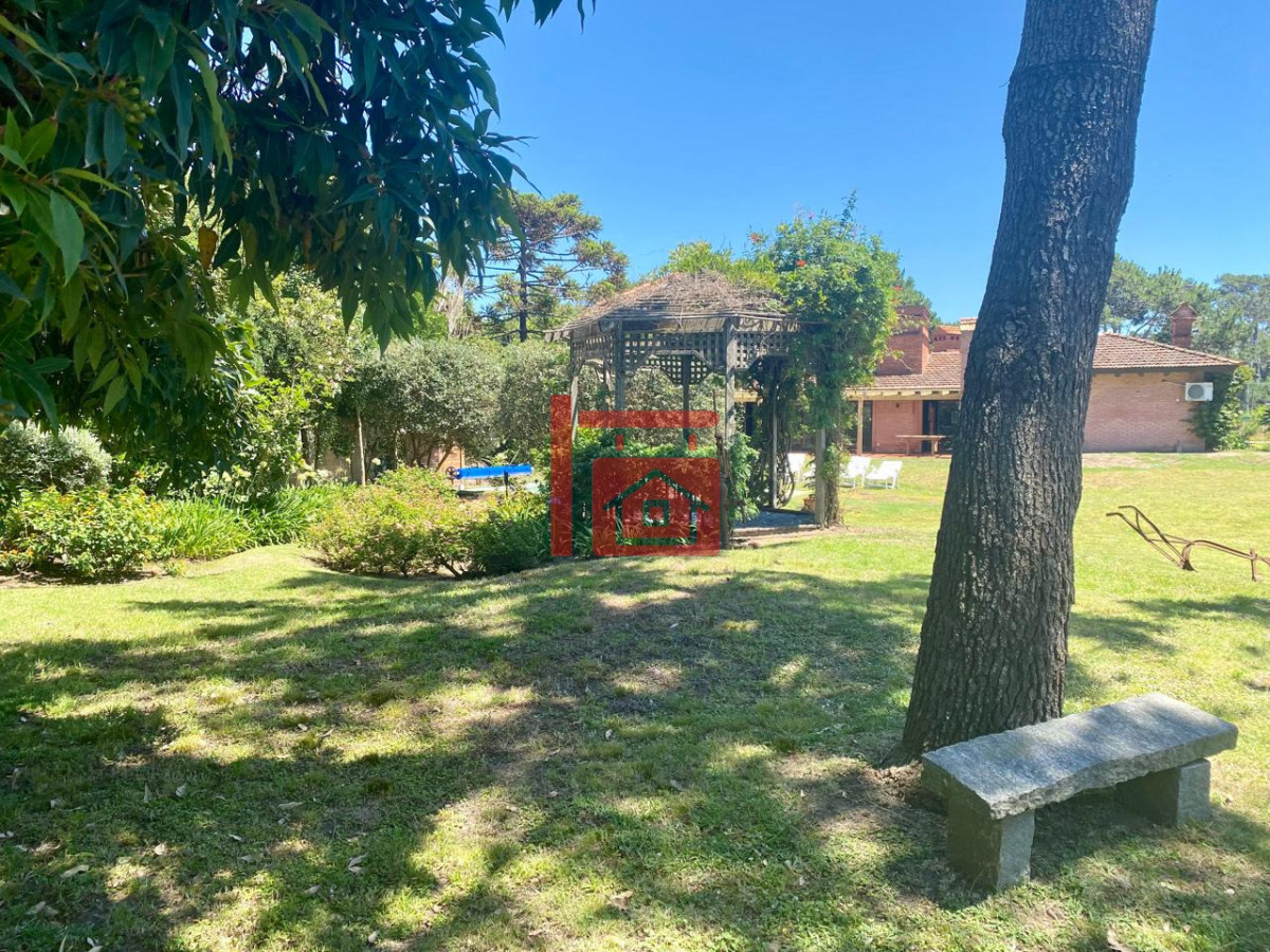 Casa ID.793 - Casa en alquiler en Montoya - La Barra. 4 dormitorios y 4 baños 