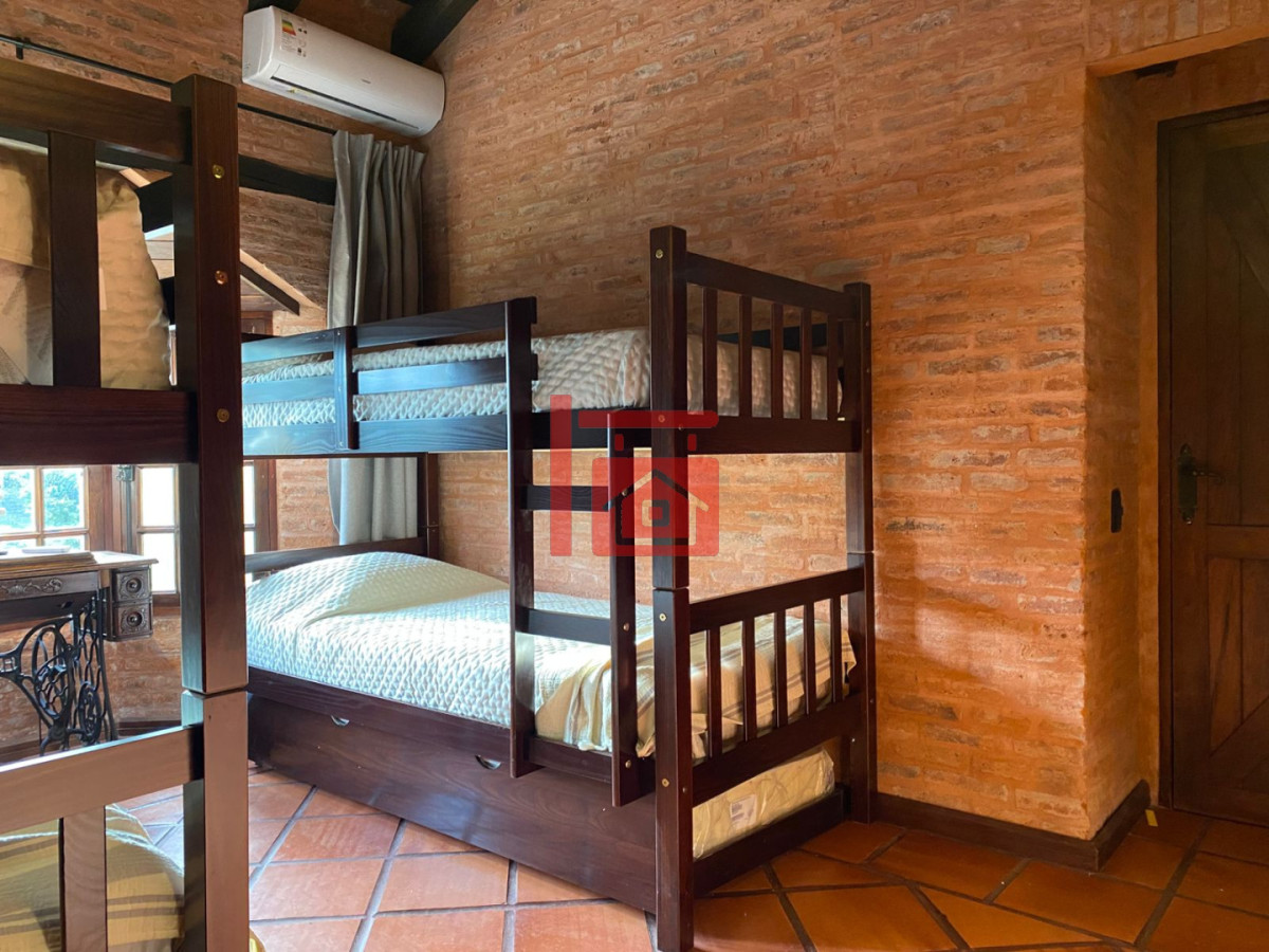 Casa ID.793 - Casa en alquiler en Montoya - La Barra. 4 dormitorios y 4 baños 