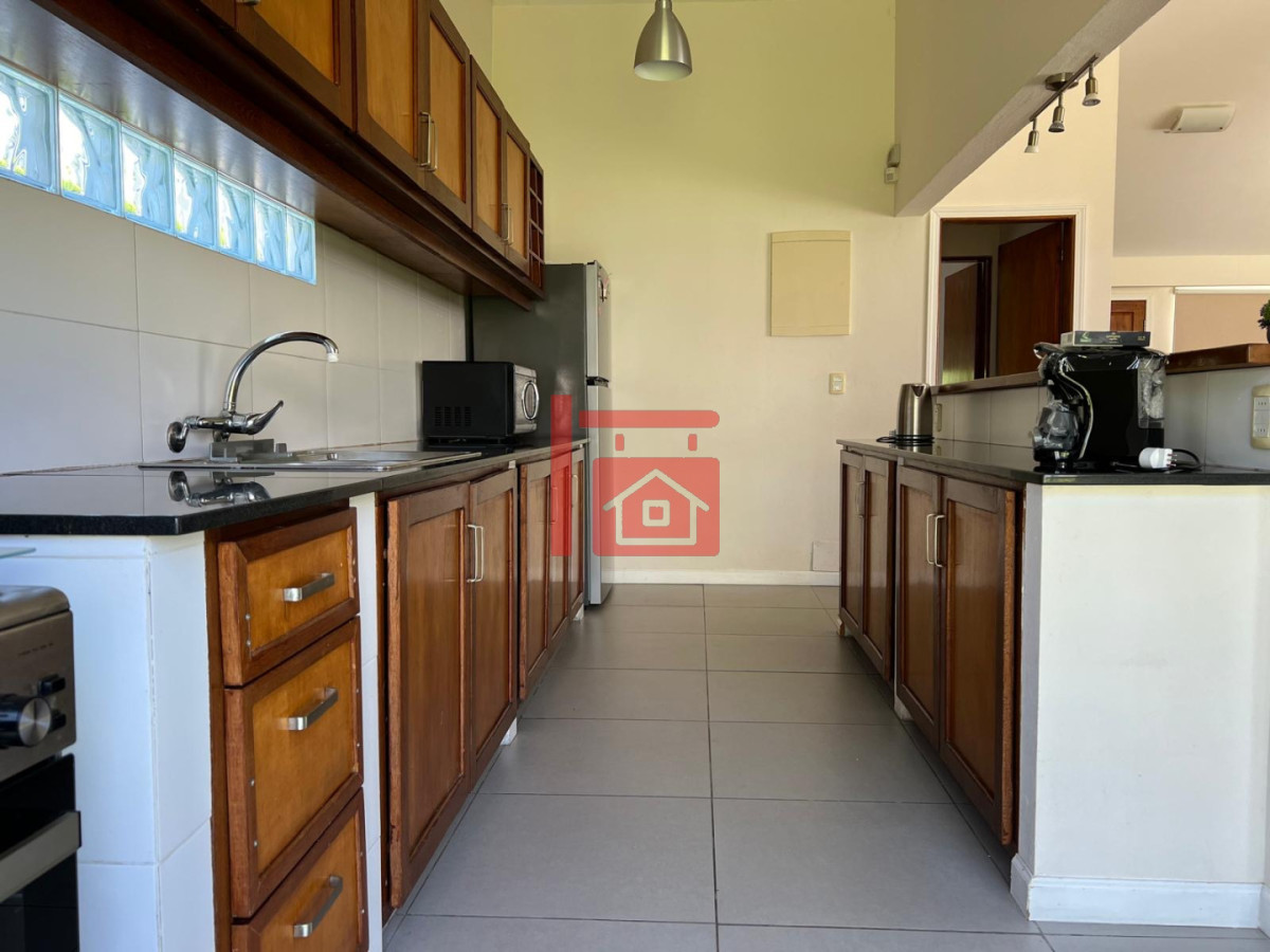 Casa ID.634 - Se vende casa en Jardines de Cordoba