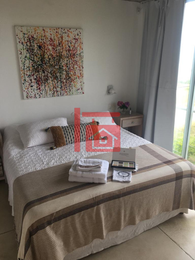 Casa ID.688 - CASA EN VENTA Y ALQUILER DE TEMPORADA. 4 SUITES. MANANTIALES FRENTE AL MAR 