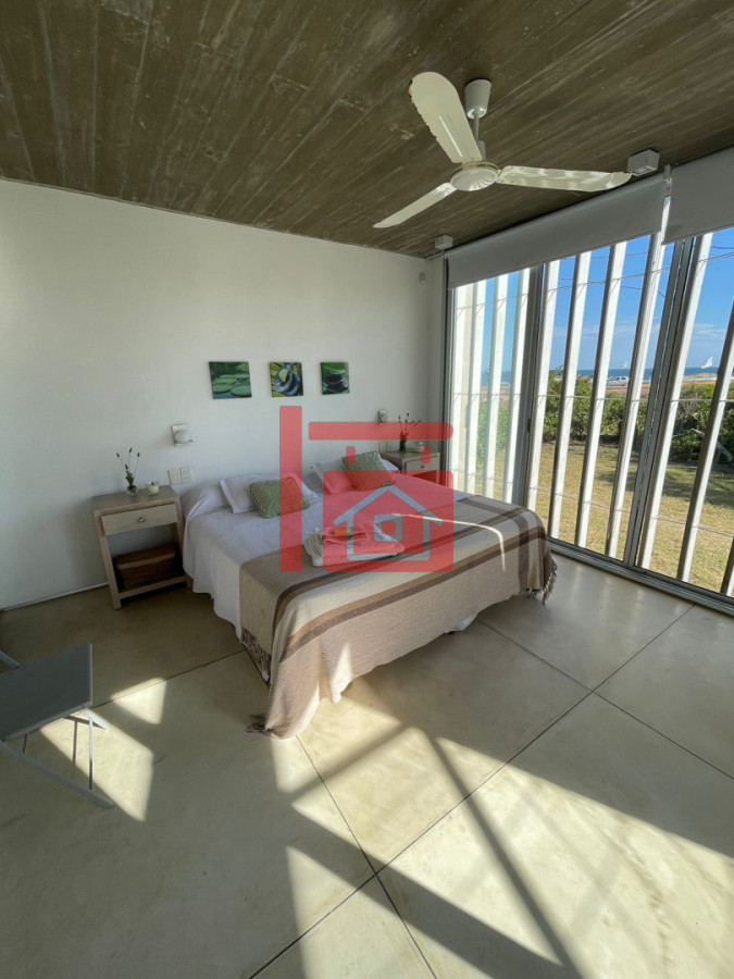 Casa ID.688 - CASA EN VENTA Y ALQUILER DE TEMPORADA. 4 SUITES. MANANTIALES FRENTE AL MAR 