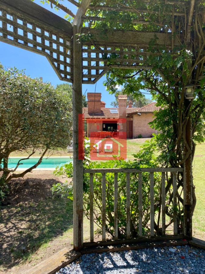 Casa ID.793 - Casa en alquiler en Montoya - La Barra. 4 dormitorios y 4 baños 