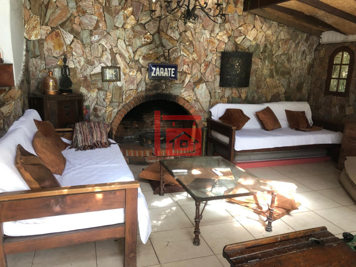 Casa ID.986 - Casa en Venta y Alquiler Anual en Pinares. 4 dormitorios y 3 baños. Piscina
