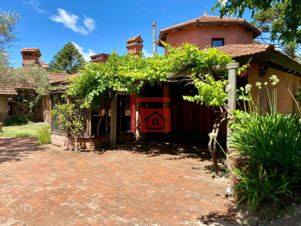 Casa ID.793 - Casa en alquiler en Montoya - La Barra. 4 dormitorios y 4 baños 