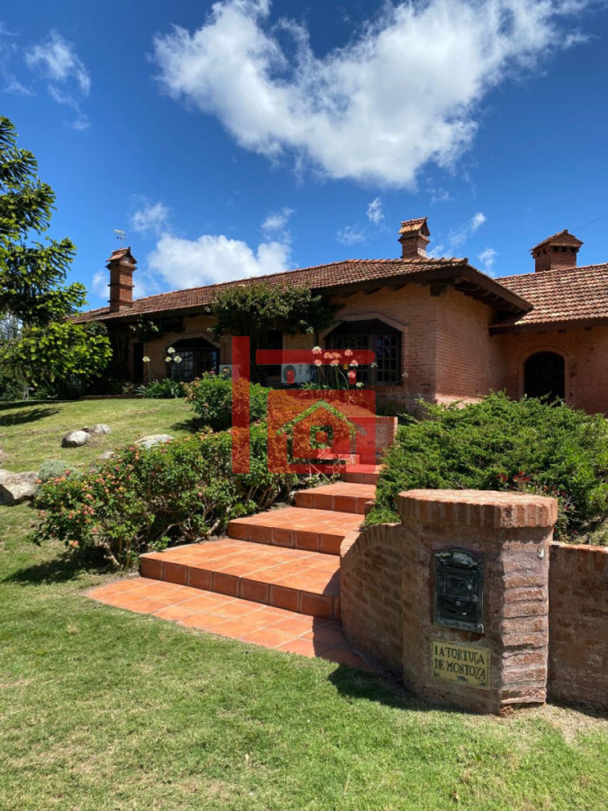Casa ID.793 - Casa en alquiler en Montoya - La Barra. 4 dormitorios y 4 baños 