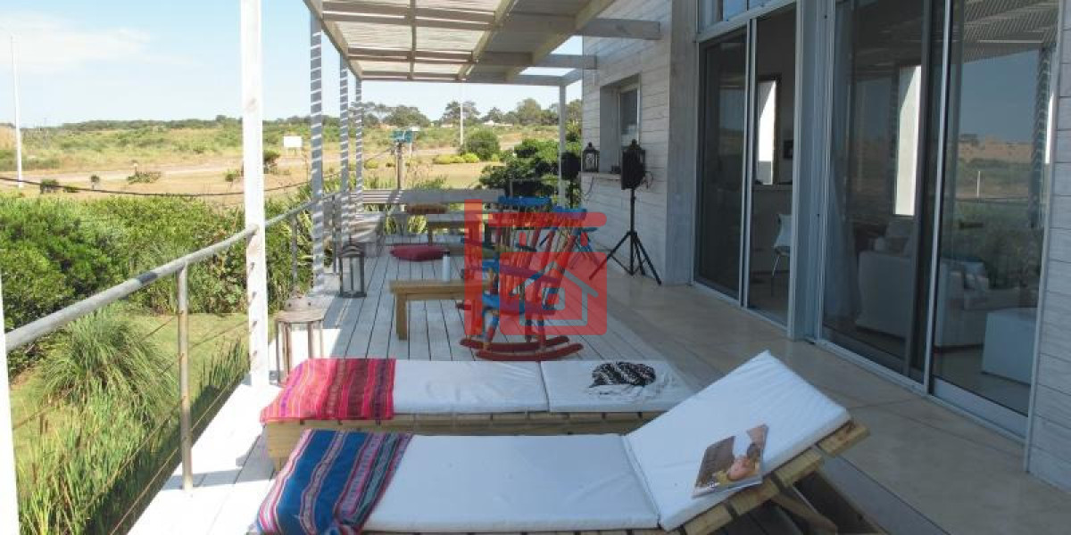 Casa ID.688 - CASA EN VENTA Y ALQUILER DE TEMPORADA. 4 SUITES. MANANTIALES FRENTE AL MAR 