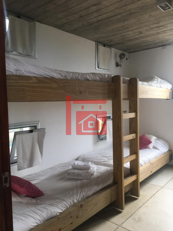 Casa ID.688 - CASA EN VENTA Y ALQUILER DE TEMPORADA. 4 SUITES. MANANTIALES FRENTE AL MAR 