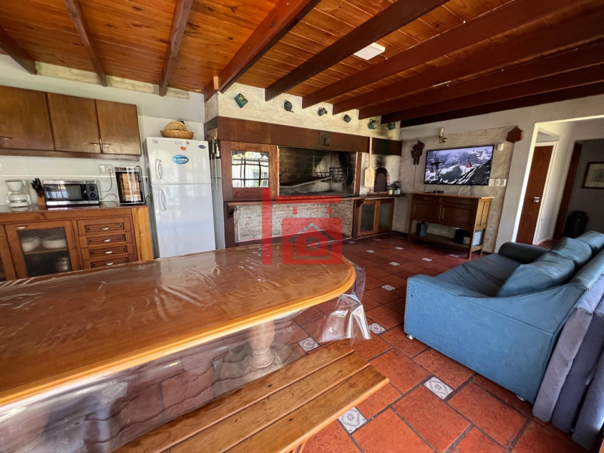 Casa ID.634 - Se vende casa en Jardines de Cordoba