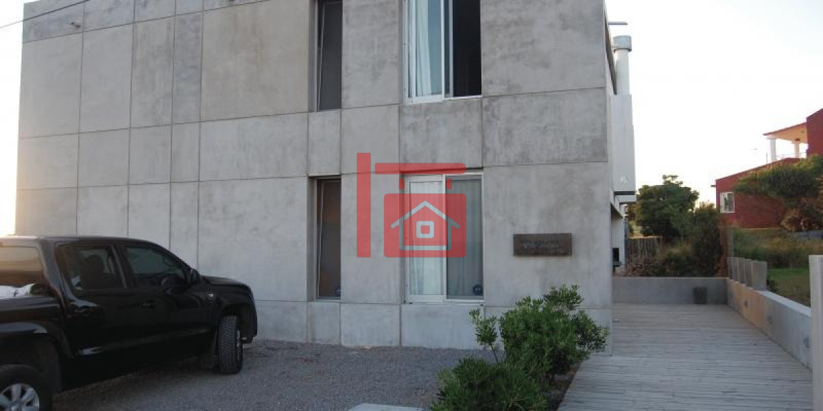 Casa ID.688 - CASA EN VENTA Y ALQUILER DE TEMPORADA. 4 SUITES. MANANTIALES FRENTE AL MAR 