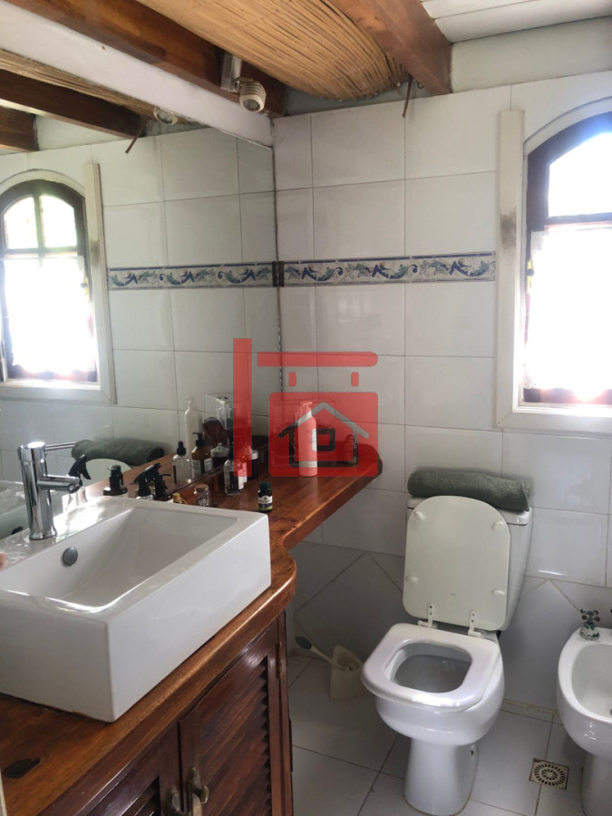 Casa ID.986 - Casa en Venta y Alquiler Anual en Pinares. 4 dormitorios y 3 baños. Piscina