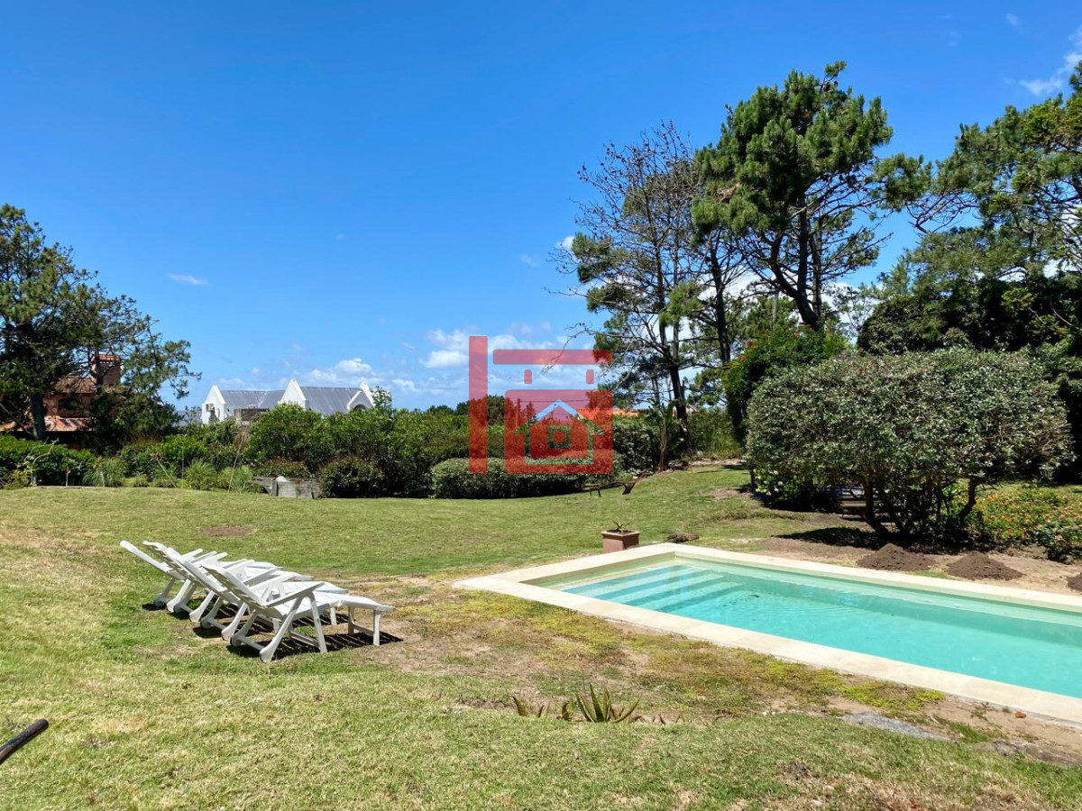 Casa ID.793 - Casa en alquiler en Montoya - La Barra. 4 dormitorios y 4 baños 