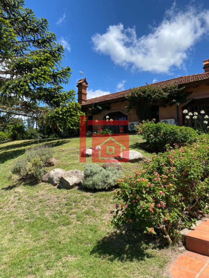 Casa ID.793 - Casa en alquiler en Montoya - La Barra. 4 dormitorios y 4 baños 