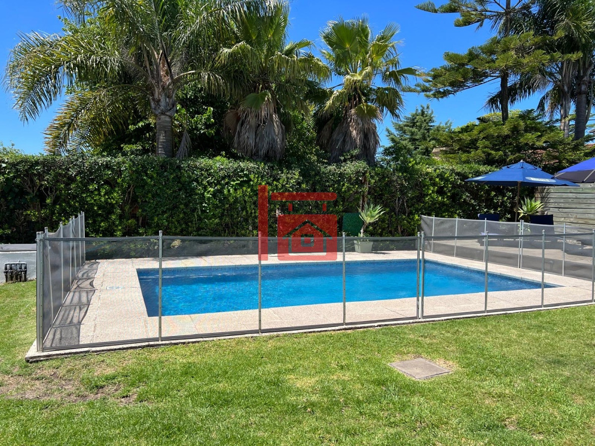 Casa ID.634 - Se vende casa en Jardines de Cordoba