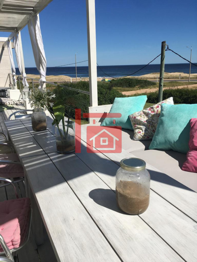 Casa ID.688 - CASA EN VENTA Y ALQUILER DE TEMPORADA. 4 SUITES. MANANTIALES FRENTE AL MAR 