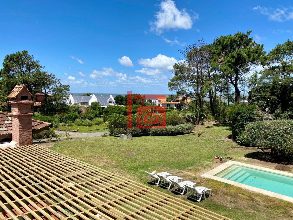 Casa ID.793 - Casa en alquiler en Montoya - La Barra. 4 dormitorios y 4 baños 