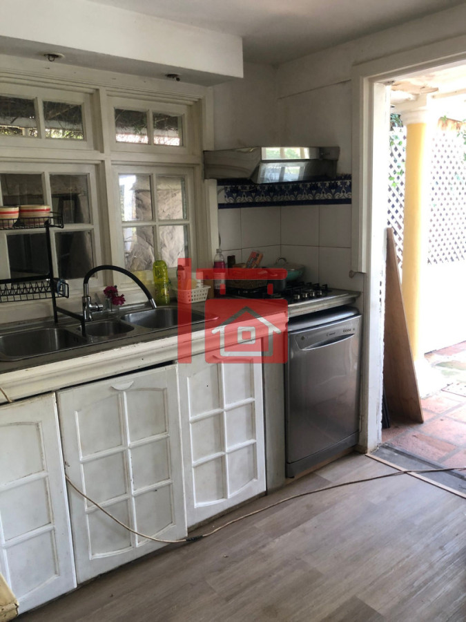 Casa ID.986 - Casa en Venta y Alquiler Anual en Pinares. 4 dormitorios y 3 baños. Piscina