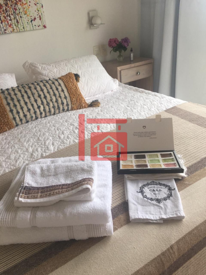 Casa ID.688 - CASA EN VENTA Y ALQUILER DE TEMPORADA. 4 SUITES. MANANTIALES FRENTE AL MAR 