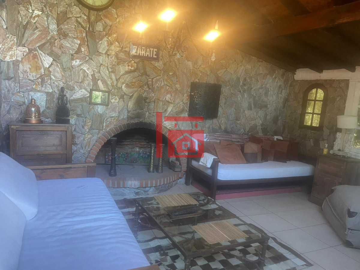 Casa ID.986 - Casa en Venta y Alquiler Anual en Pinares. 4 dormitorios y 3 baños. Piscina