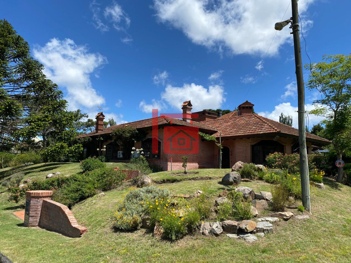 Casa ID.793 - Casa en alquiler en Montoya - La Barra. 4 dormitorios y 4 baños 
