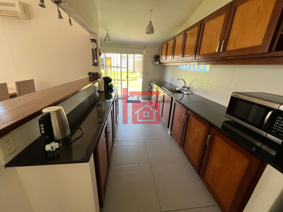 Casa ID.634 - Se vende casa en Jardines de Cordoba