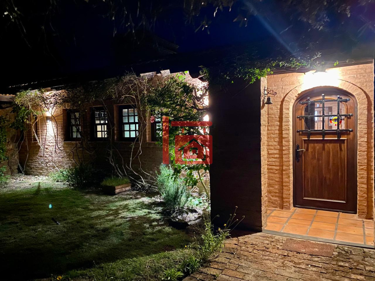 Casa ID.793 - Casa en alquiler en Montoya - La Barra. 4 dormitorios y 4 baños 