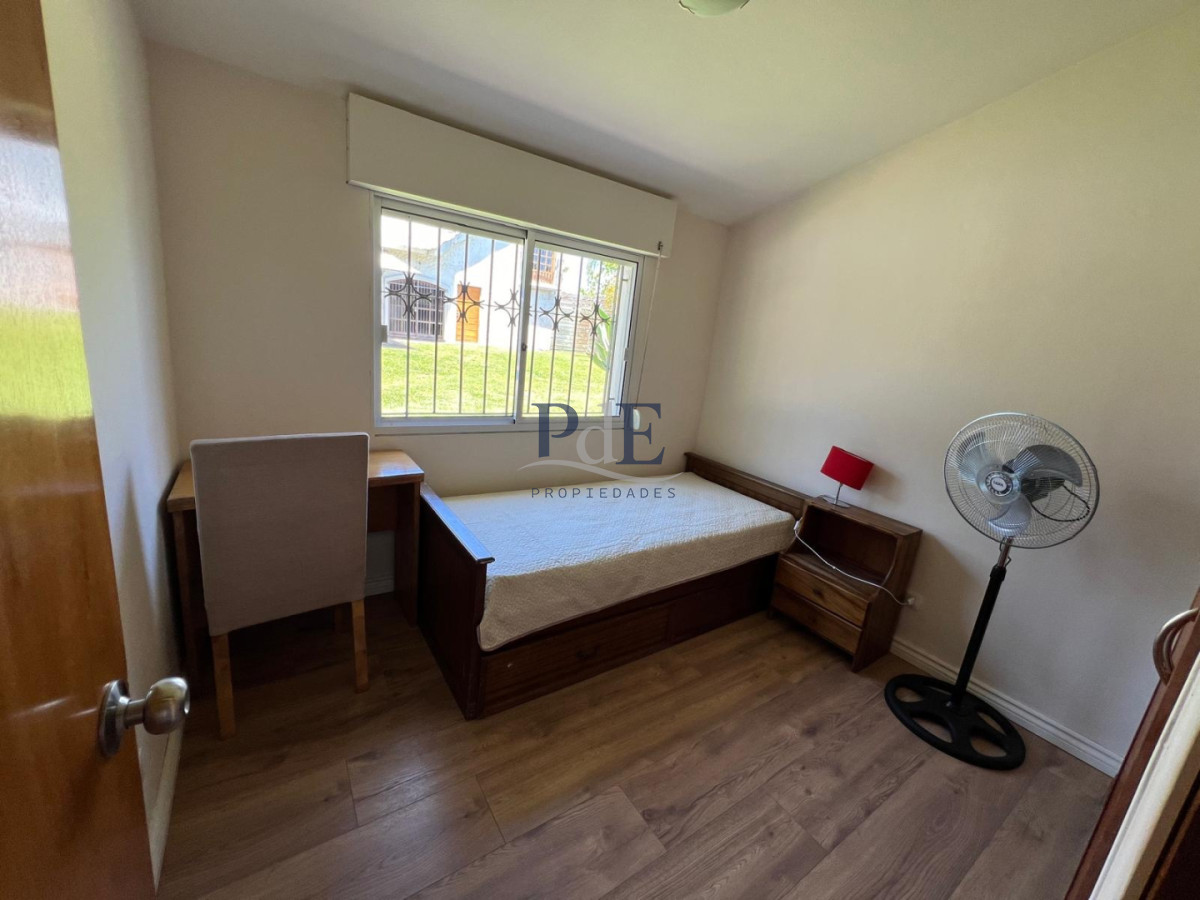 Residencia en Barrio Cantegril | 3 Dormitorios y Amplio Jardín. - Imagen 17