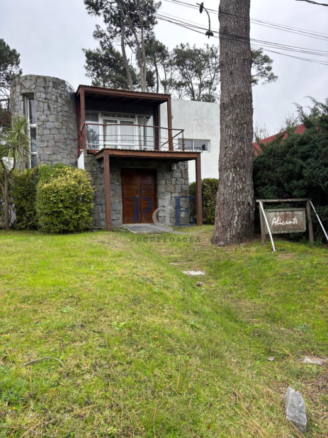 Casa en venta y alquiler | Montoya | 3 dormitorios y 3 baños 