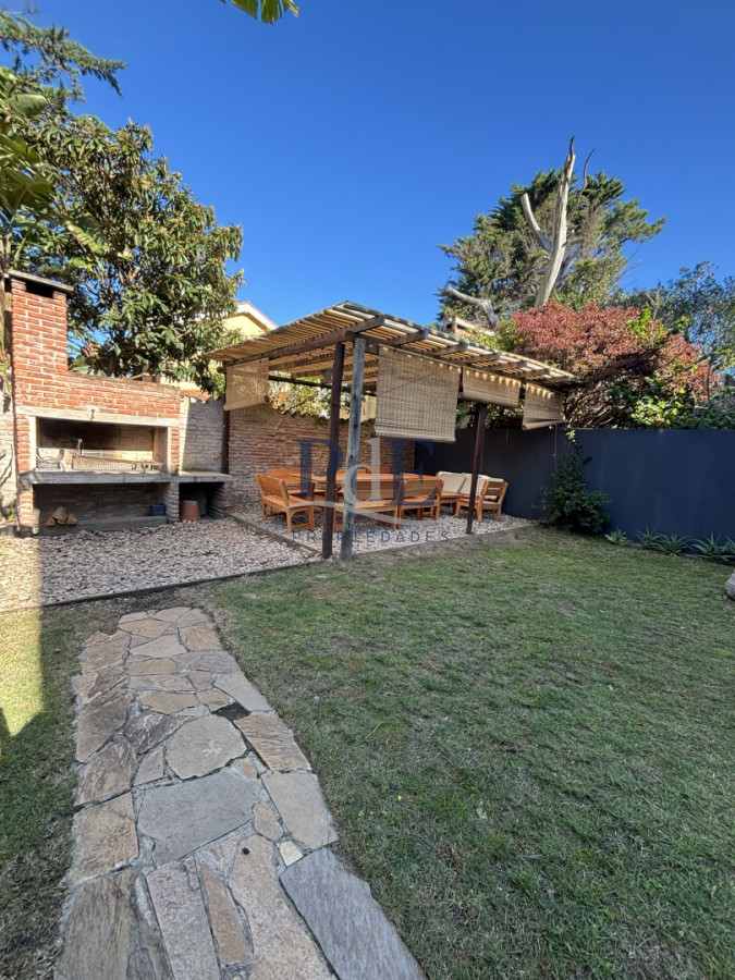 Casa en Alquiler Anual | 3 Dormitorios Playa Mansa, Punta del Este. - Imagen 38