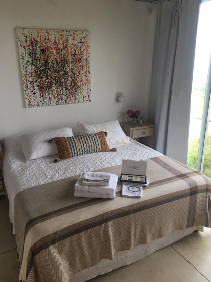 Casa ID.5489 - CASA EN VENTA Y ALQUILER DE TEMPORADA. 4 SUITES. MANANTIALES FRENTE AL MAR 