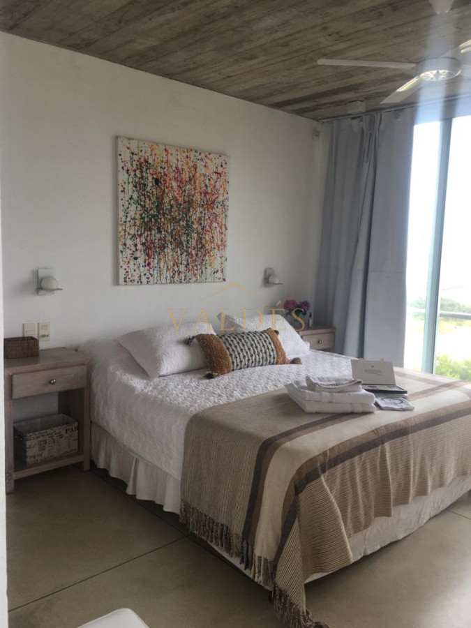 Casa ID.5489 - CASA EN VENTA Y ALQUILER DE TEMPORADA. 4 SUITES. MANANTIALES FRENTE AL MAR 