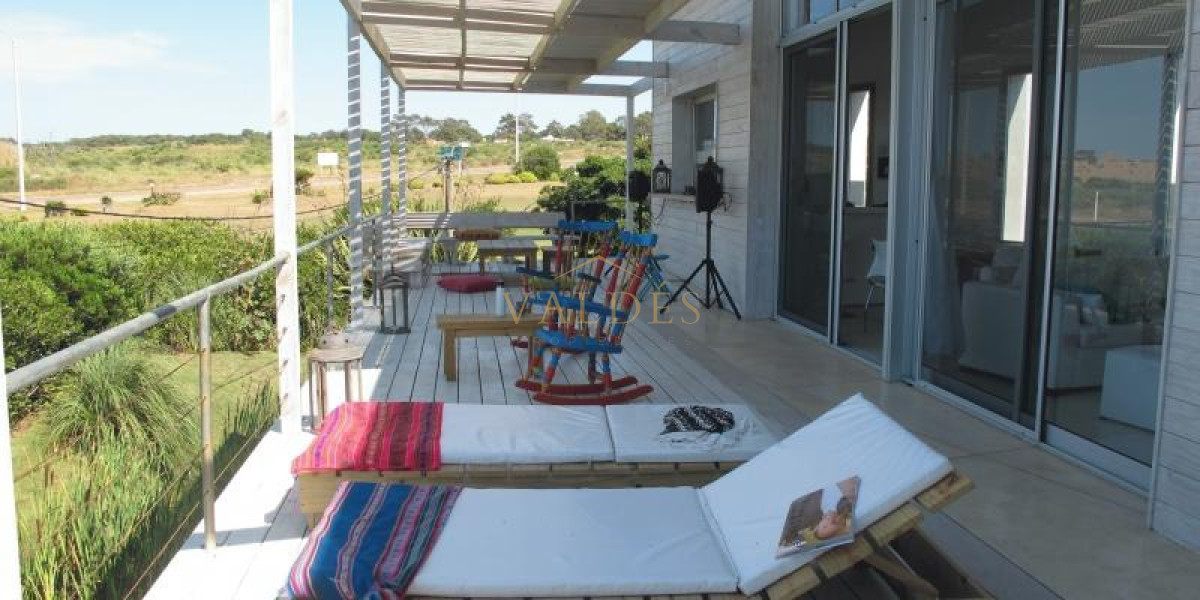 Casa ID.5489 - CASA EN VENTA Y ALQUILER DE TEMPORADA. 4 SUITES. MANANTIALES FRENTE AL MAR 