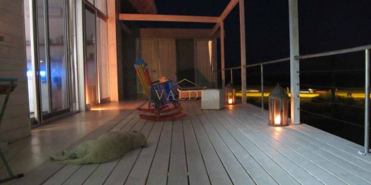 Casa ID.5489 - CASA EN VENTA Y ALQUILER DE TEMPORADA. 4 SUITES. MANANTIALES FRENTE AL MAR 
