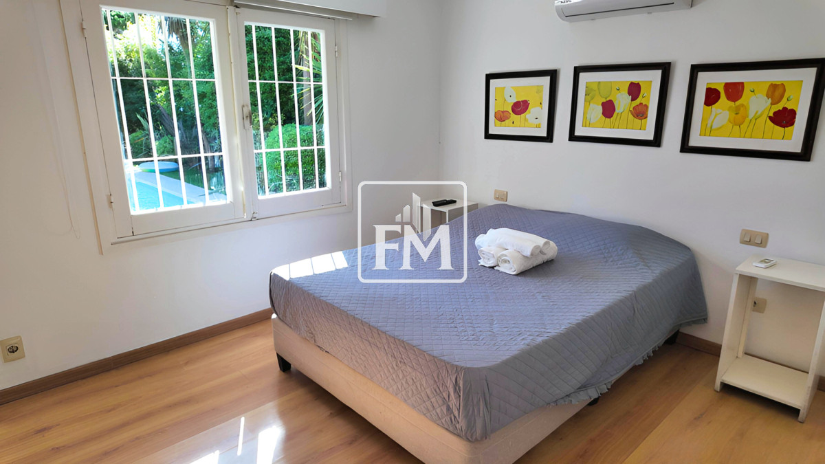 Casa ID.1 - Casa de 5 dormitorios, 4 baños en pinares