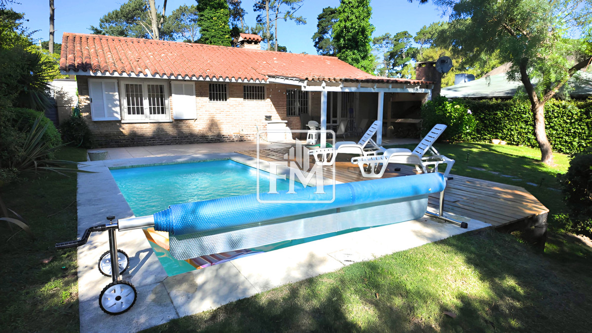 Casa ID.1 - Casa de 5 dormitorios, 4 baños en pinares