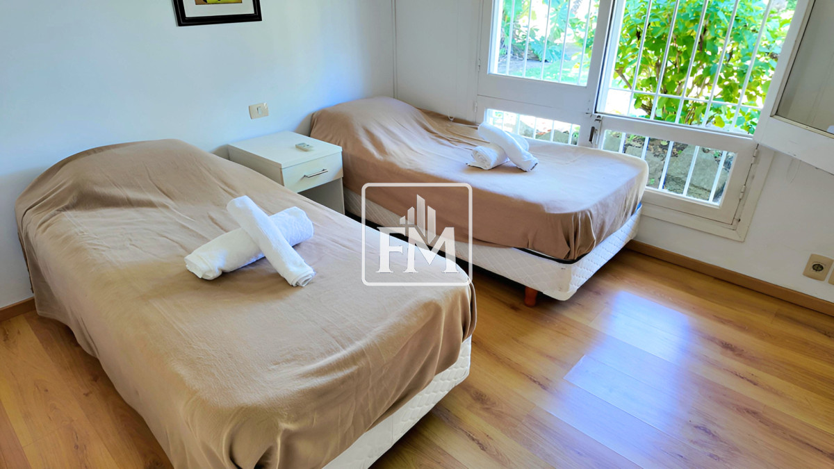 Casa ID.1 - Casa de 5 dormitorios, 4 baños en pinares