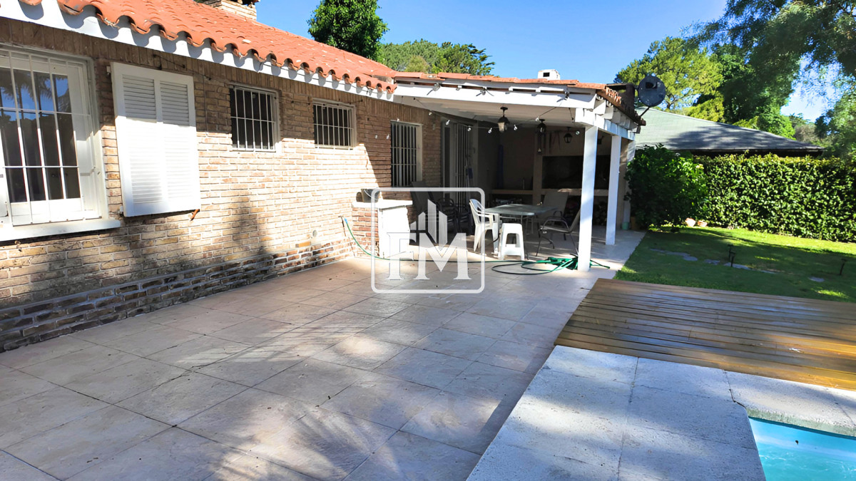 Casa ID.1 - Casa de 5 dormitorios, 4 baños en pinares