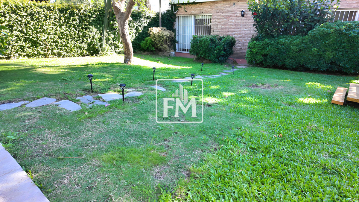 Casa ID.1 - Casa de 5 dormitorios, 4 baños en pinares