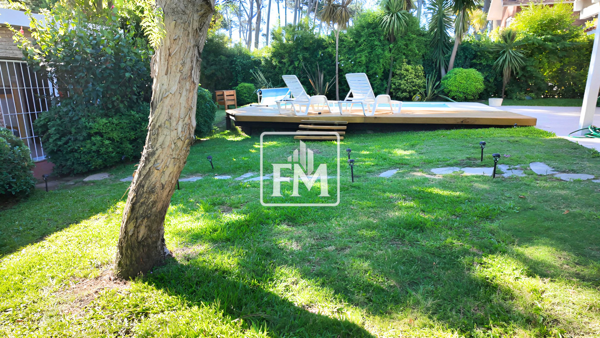 Casa ID.1 - Casa de 5 dormitorios, 4 baños en pinares