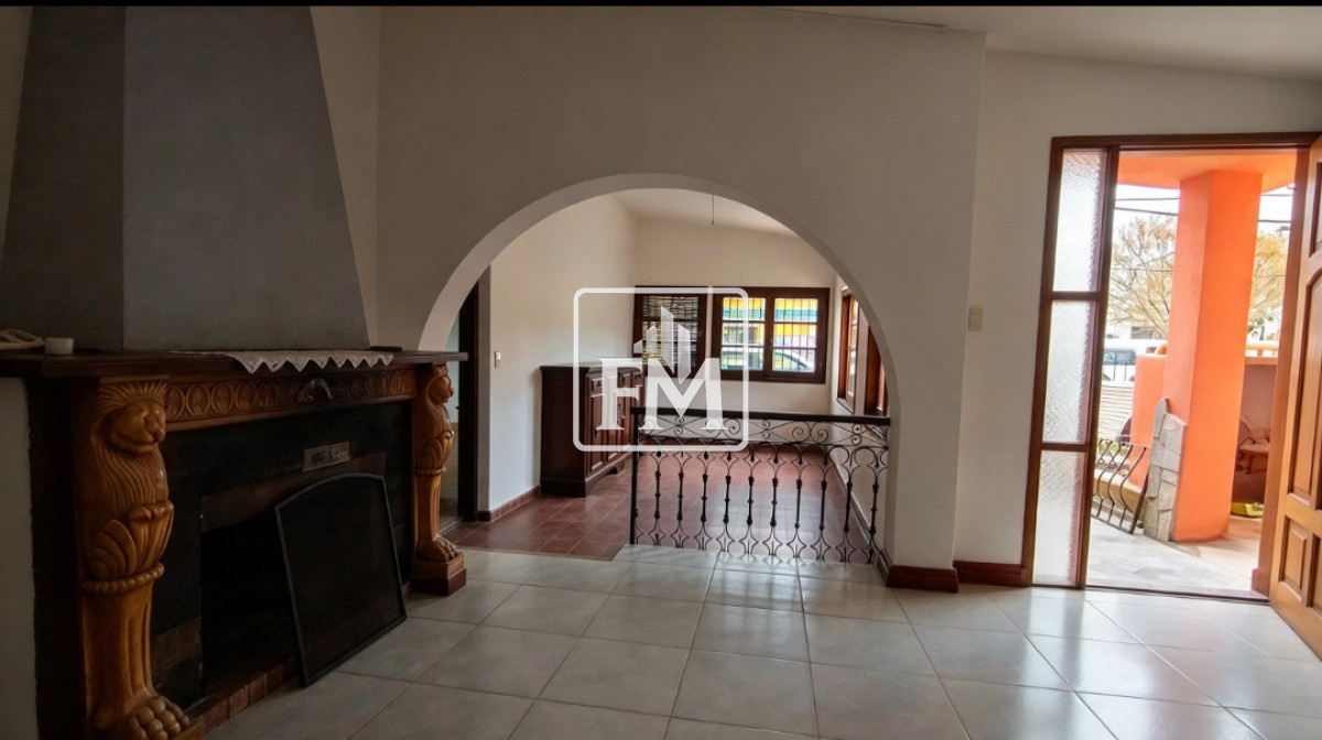 Casa ID.138 - Alquiler Anual Casa en Centro de Maldonado de 2 dormitorios .Grandes ambientes