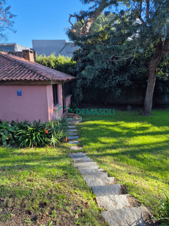 Casa ID.1404 - Casa en barrio Cantegril