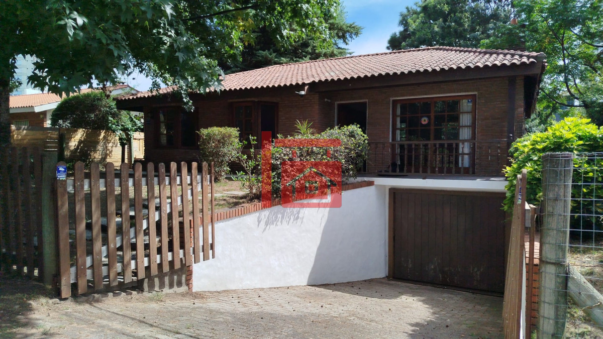 Casa ID.100 - Casa en barrio Cantegril