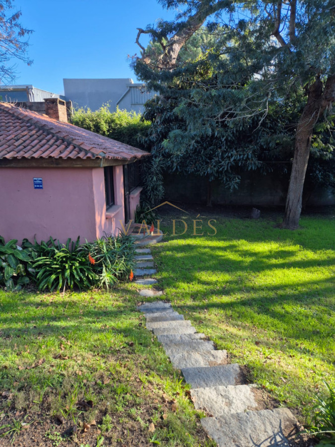 Casa ID.4978 - Casa en barrio Cantegril