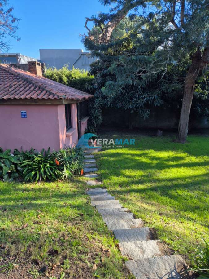 Casa ID.1 - Casa en barrio Cantegril