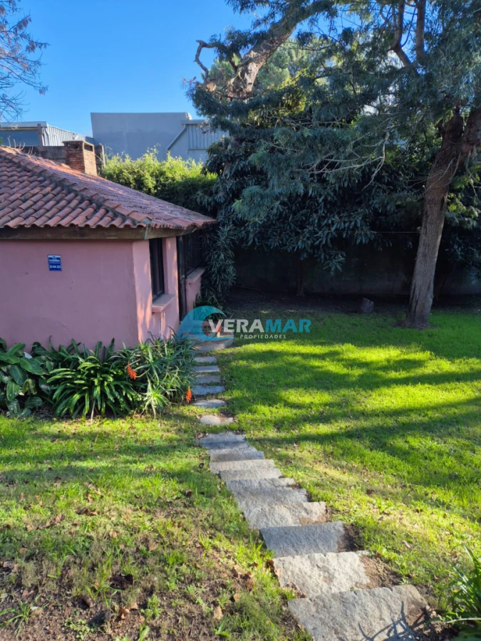 Casa ID.1 - Casa en barrio Cantegril