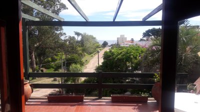 EXCELENTE UBICACION PARA VIVIR TODO EL AÑO! CASA EN VENTA ZONA DE PLAYA MANSA CERCA DE LA PLAYA