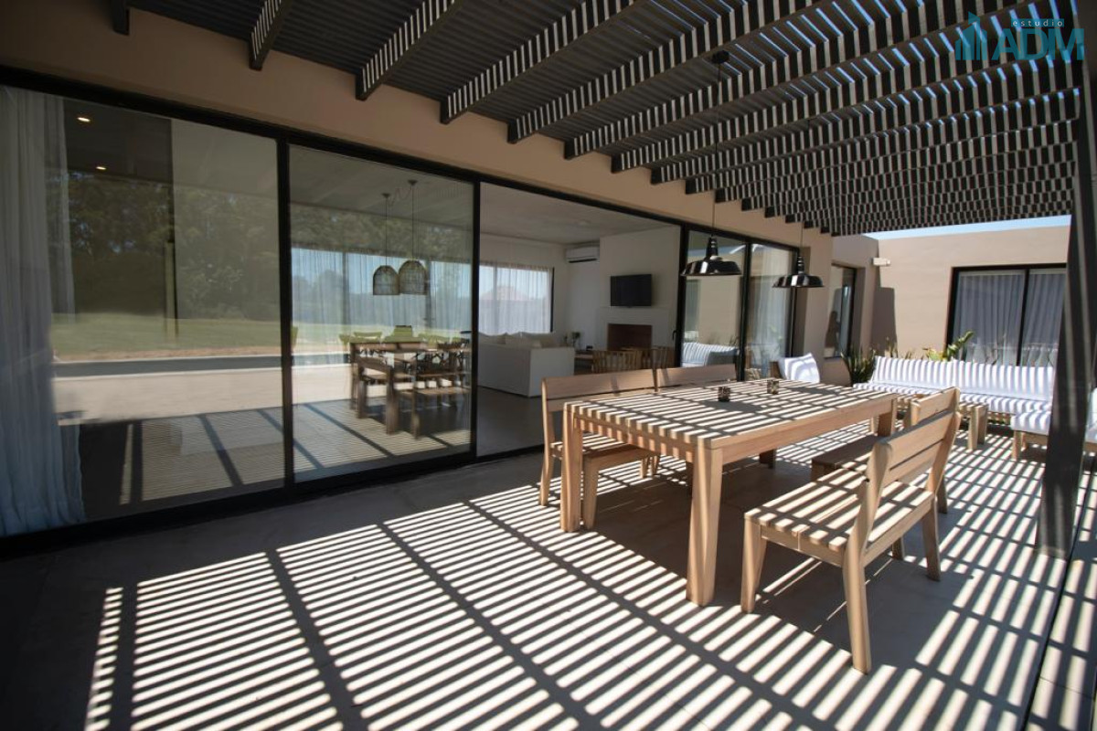 Casa ID.1365 - VENTA DE CASA EN BARRIO PRIVADO PUEBLO MÍO