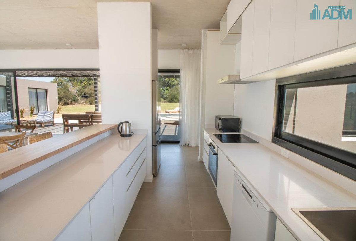 Casa ID.1365 - VENTA DE CASA EN BARRIO PRIVADO PUEBLO MÍO