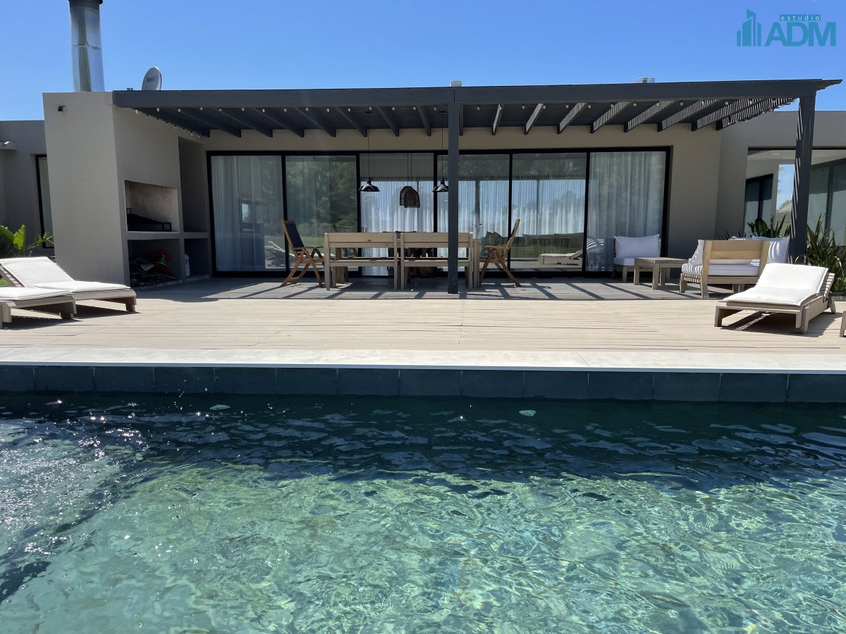 Casa ID.1365 - VENTA DE CASA EN BARRIO PRIVADO PUEBLO MÍO