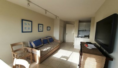 DEPARTAMENTO DE 2 DORMITORIOS EN PISO ALTO DE MUY BUEN EDIFICIO - PMI213016A