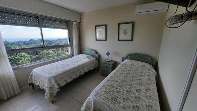 DEPARTAMENTO DE 2 DORMITORIOS EN PISO ALTO DE MUY BUEN EDIFICIO - PMI213016A